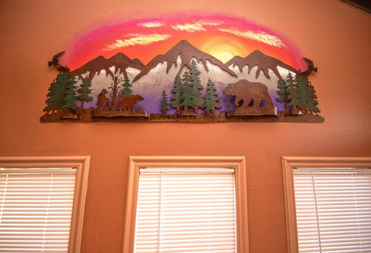 Huge Ruidoso Retreat With Game Room, Pool, 2 Balconies, 2 Kitchens - Sleeps 17! エクステリア 写真