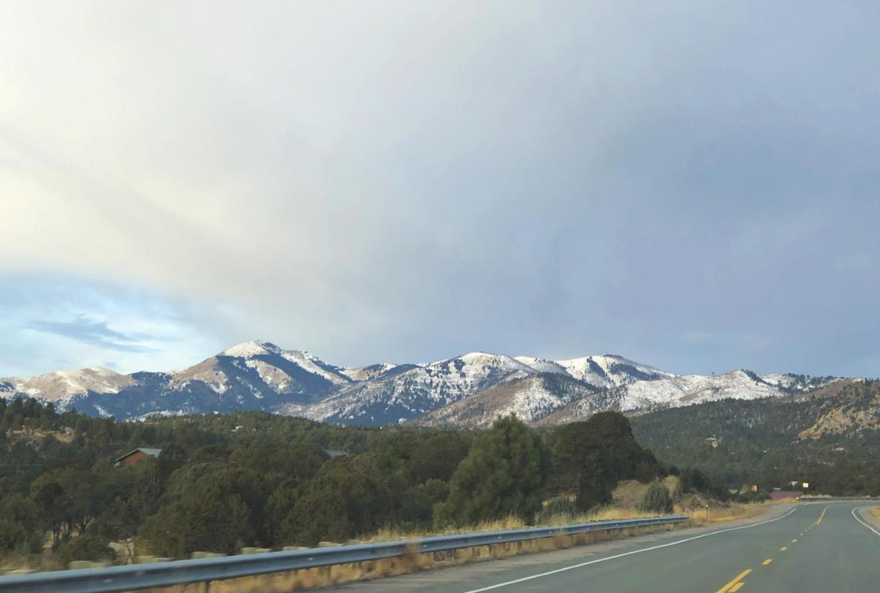 Huge Ruidoso Retreat With Game Room, Pool, 2 Balconies, 2 Kitchens - Sleeps 17! エクステリア 写真
